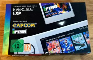 Ansicht der Evercade EXP weiße Edition Front