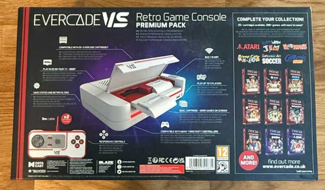 Evercade VS Premium Pack Box Back Rückansicht des Evercade VS Premium Pack